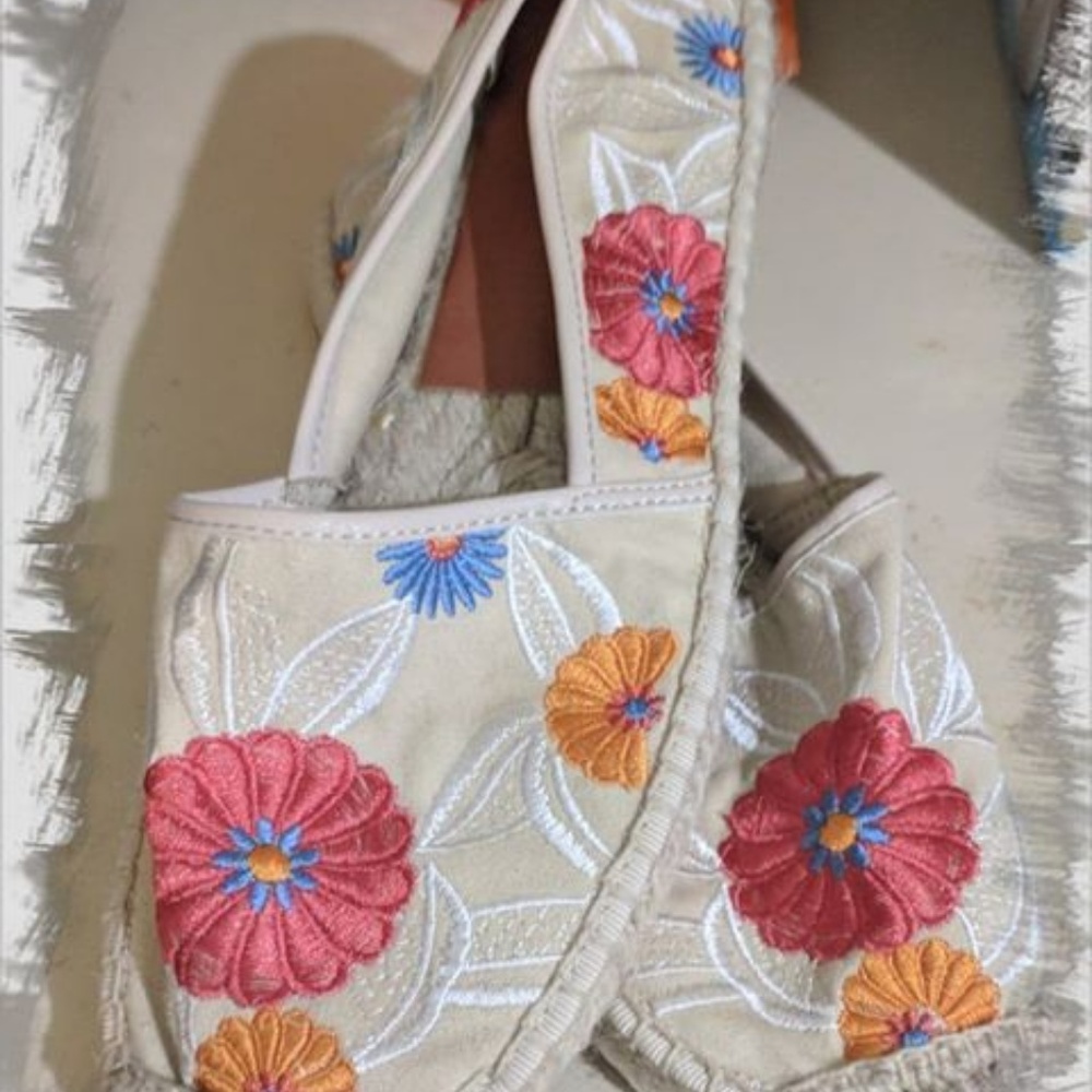 SO HO TAN EMBROIDERED ESPADRILLE
